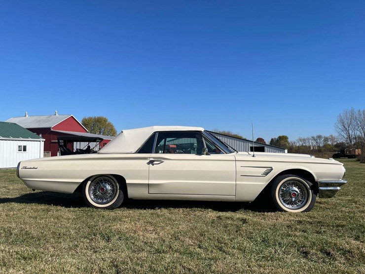 1965-ford-thunderbird-image-2