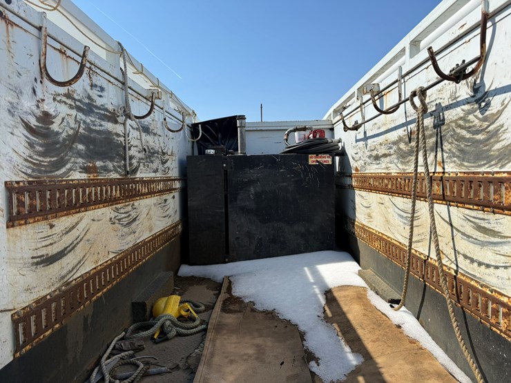 #1062-•-2015-ram-5500-heavy-duty-service-truck-image-12