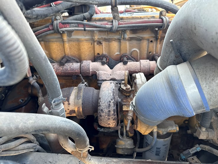 2002-freightliner-fl80-image-22