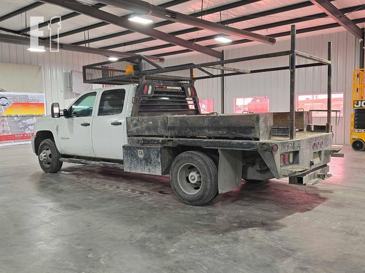 2014-chevrolet-silverado-3500hd-image-3