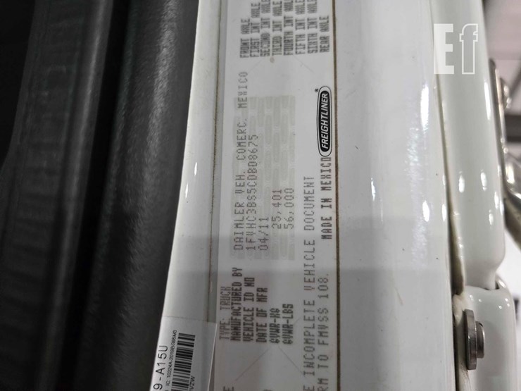 2012-freightliner-m2-106-image-42