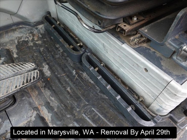 1999-kobelco-sk135sr-lc-image-12