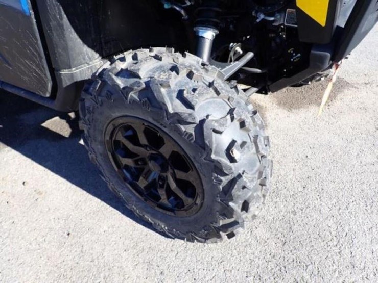 2022-can-am-defender-limited-hd10-4x4-side-by-side-image-50