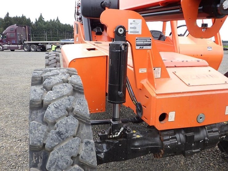2018-jlg-8042-image-14