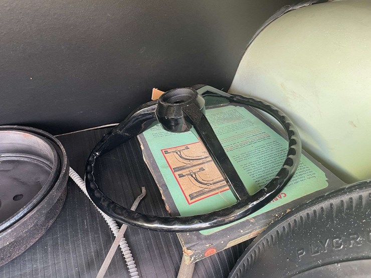 1953-ford-customline-sedan-image-74