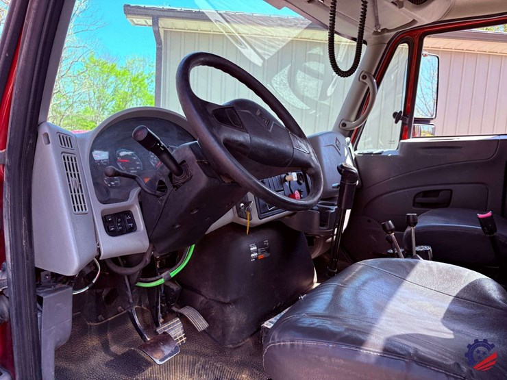 2007-international-7400-image-42