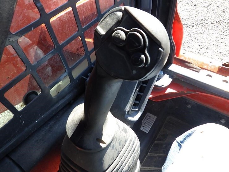 kubota-ssv65-image-23