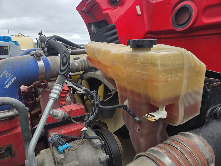 peterbilt-579-image-62