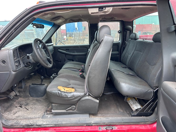 2003-gmc-3500-image-45