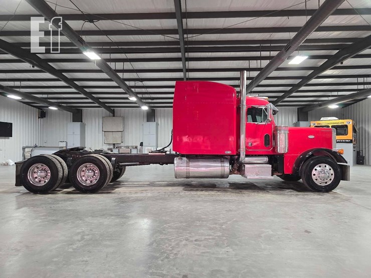 2002-peterbilt-378-image-6