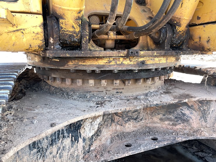 caterpillar-330c-image-43