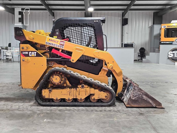 2020-caterpillar-249d-image-6