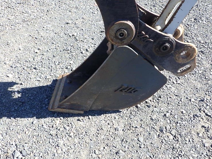 takeuchi-tb260-image-24