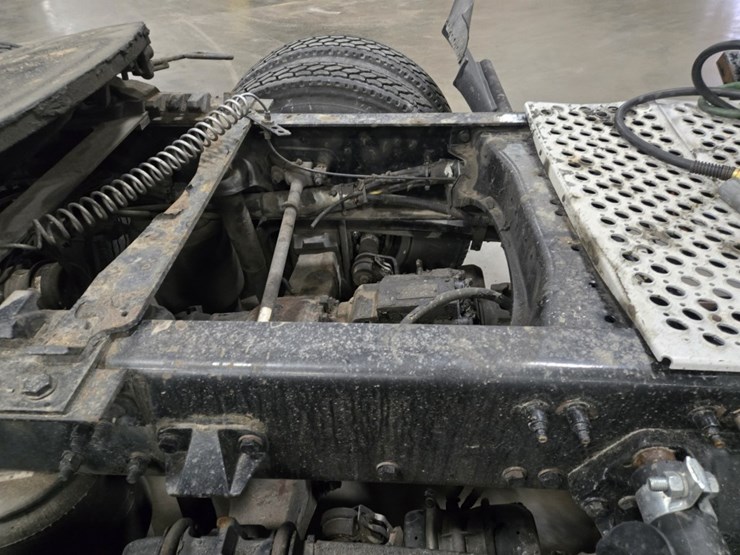 2015-kenworth-t680-image-22