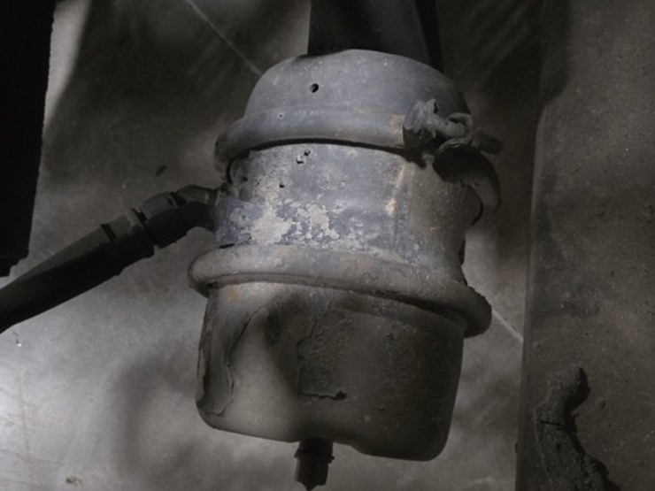 #2298-•-2015-freightliner-cascadia-day-cab-truck-tractor-image-42