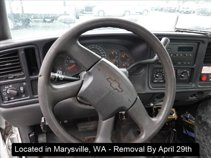 2004-chevrolet-3500-image-5