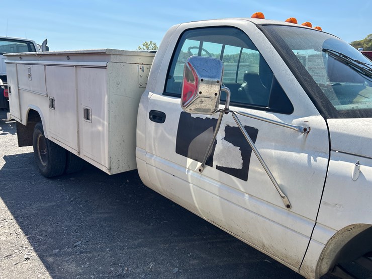 1995-dodge-ram-3500-image-8