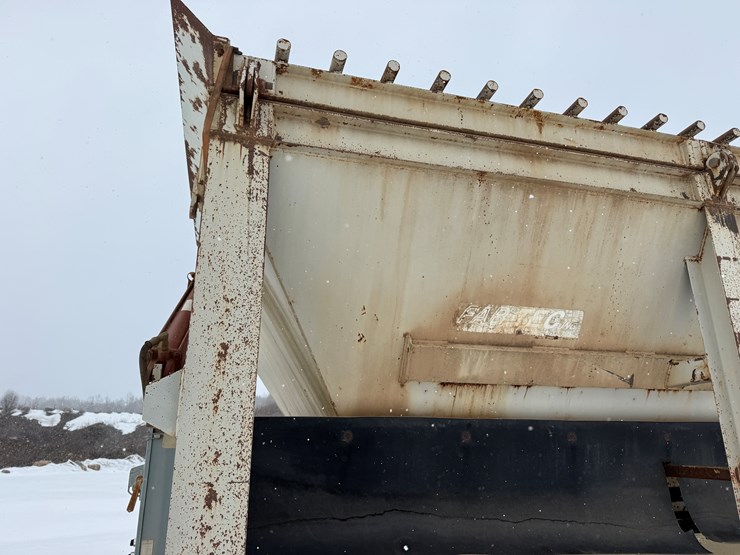 #2210-•-fabtek-14'x96"x128"-feeder-bin-image-31