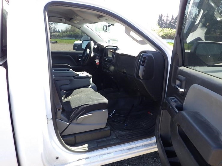 2017-chevrolet-silverado-1500-image-18