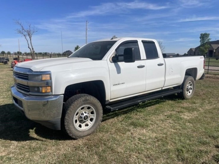 2015-chevrolet-silverado-2500hd-image-1