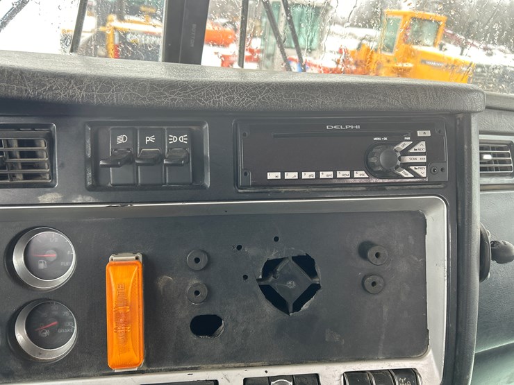 2007-kenworth-w900-image-68