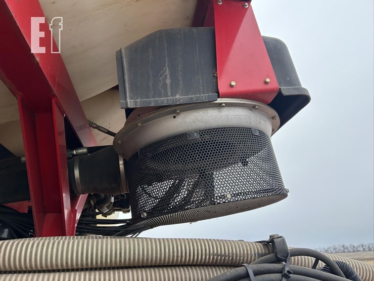 2014-white-9824-image-41