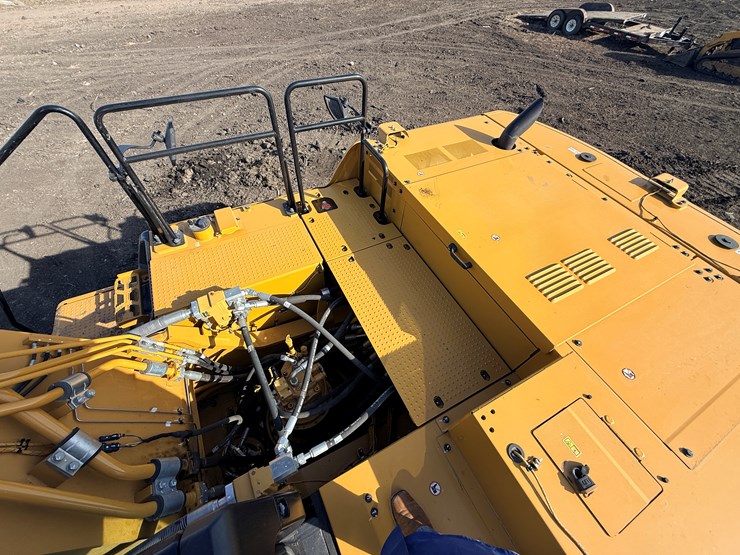 caterpillar-340-image-40