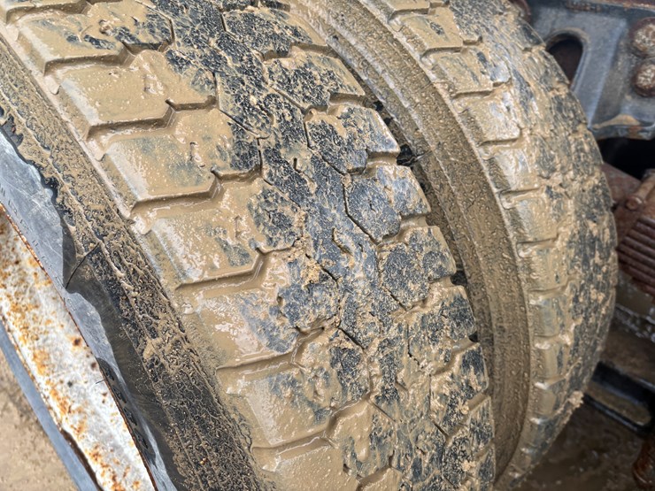 1997-ford-lt8000-image-98