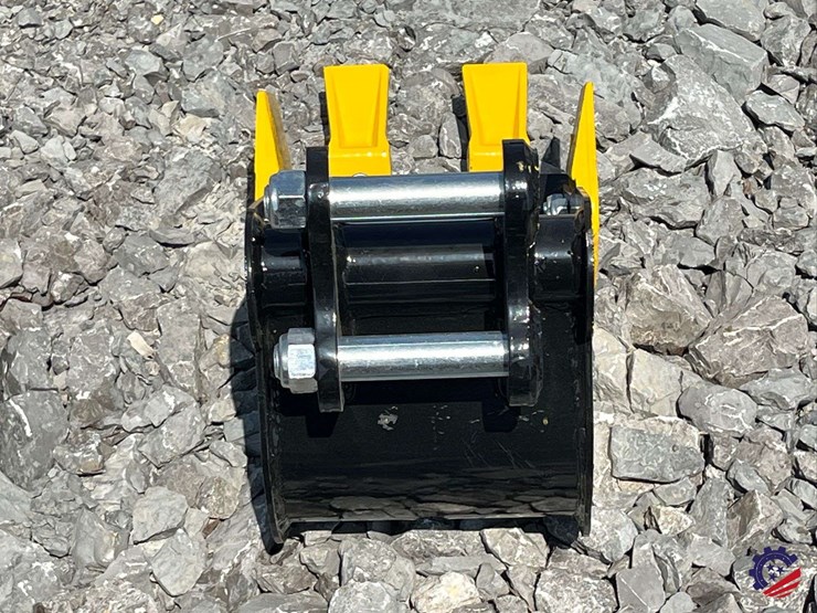 unused-2026-ce-8"-toothed-bucket-image-4