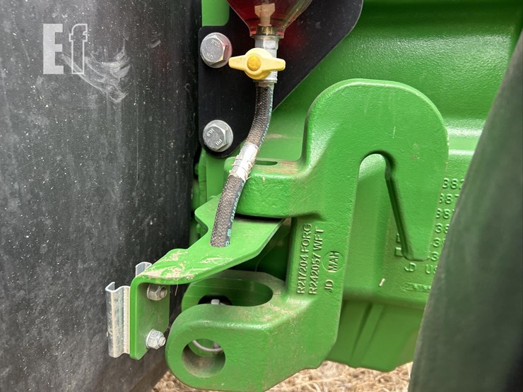 2014-john-deere-8320r-image-26