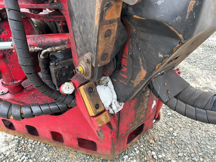 massey-ferguson-8-image-32