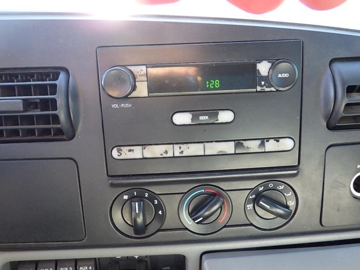 2005-ford-f450-image-31