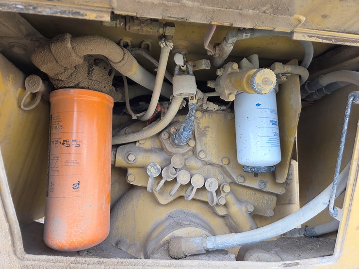 caterpillar-d6n-xl-image-30