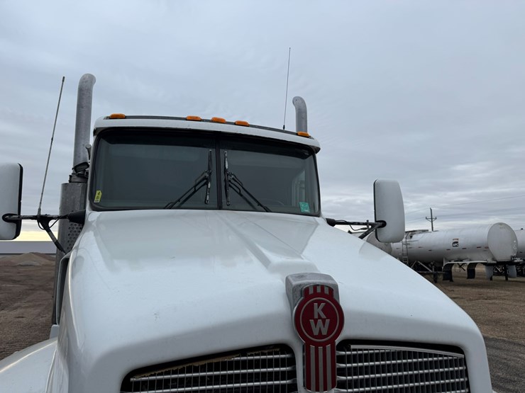 1995-kenworth-t600-image-18