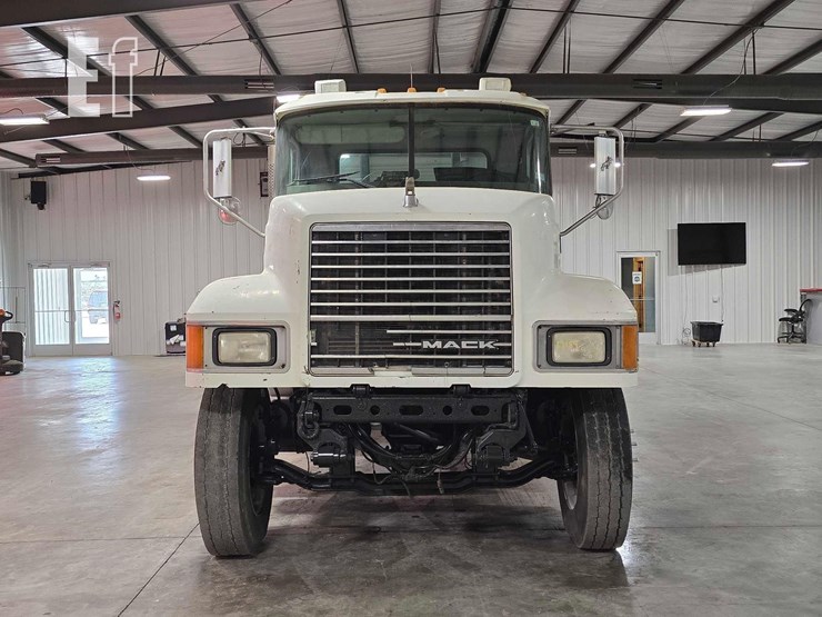 2005-mack-chn613-image-7