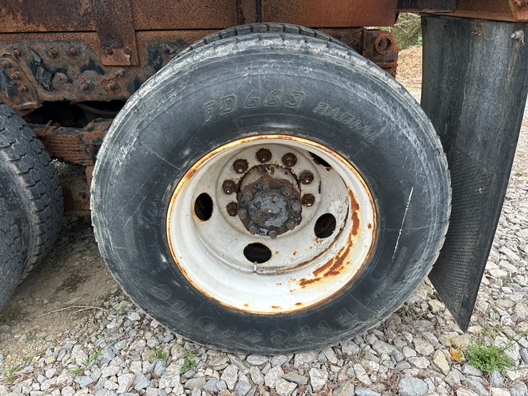 2007-international-7600-image-60