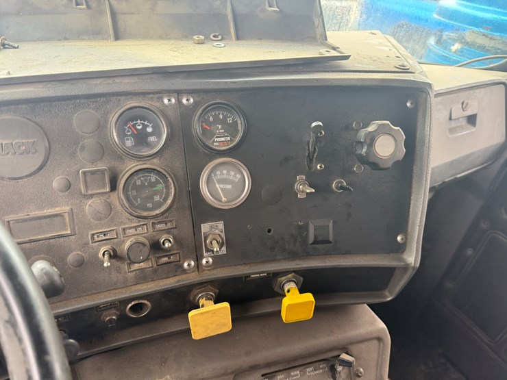 mack-rd686s-image-36