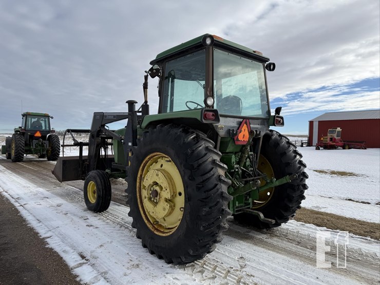 john-deere-4040-image-3