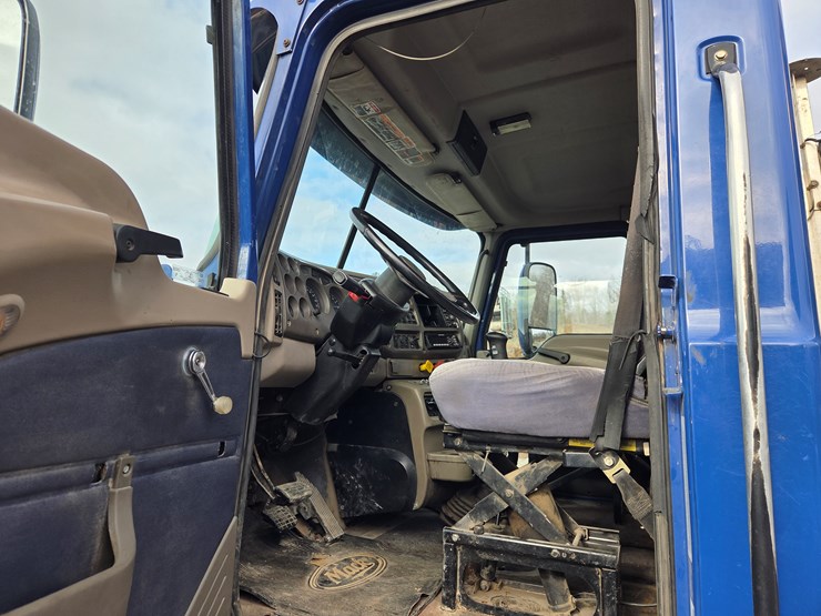 2007-massey-ferguson-8-image-42