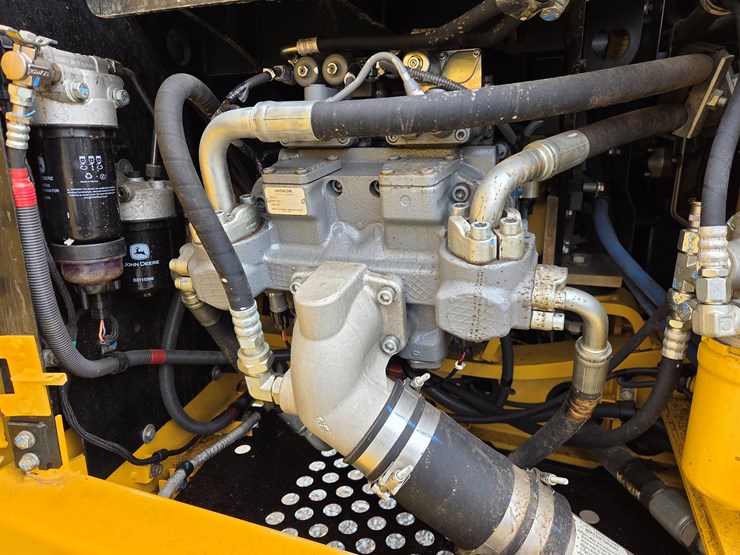 deere-160g-lc-image-28