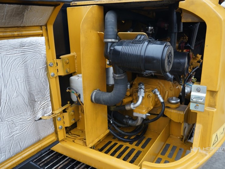 2014-caterpillar-305.5e-image-33