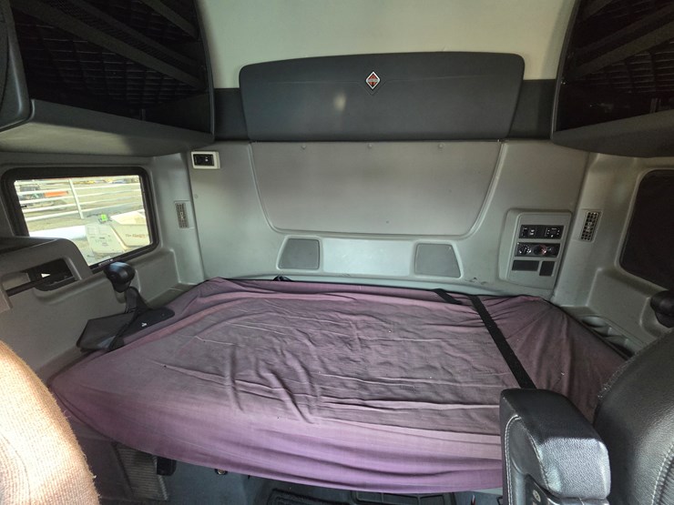 2013-international-prostar-image-56