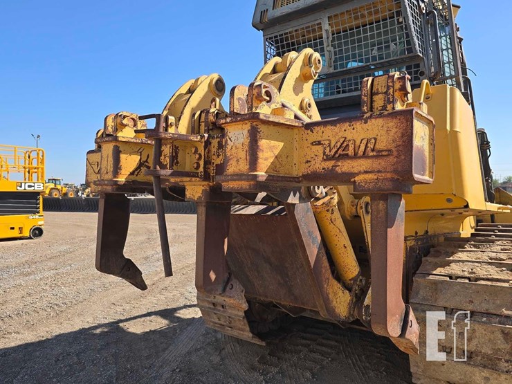 2008-deere-750j-image-13