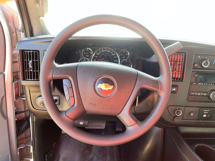 2024-chevrolet-express-2500-image-12