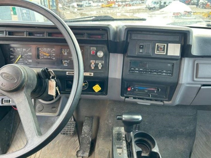 1997-ford-f800-image-16