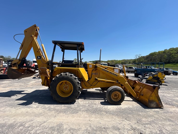 deere-210c-image-6
