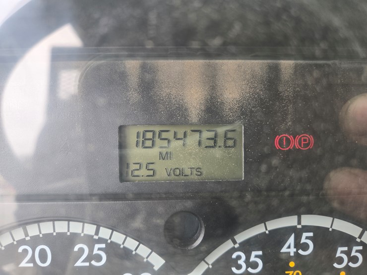 2001-massey-ferguson-8-image-67