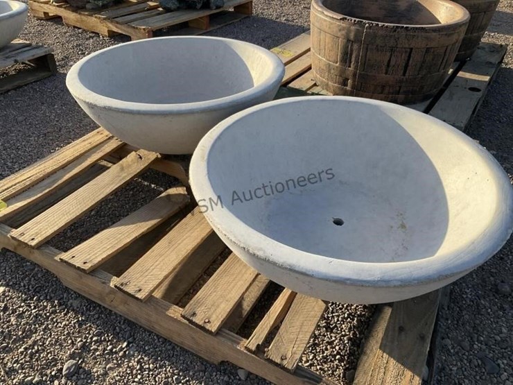 (2)-concrete-planters-image-2