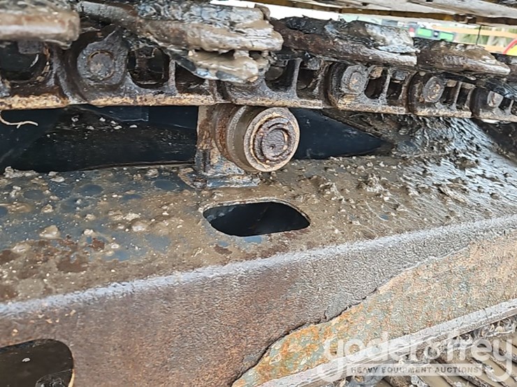 2020-deere-85g-image-23