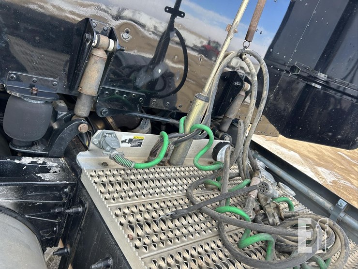 2012-peterbilt-386-image-71